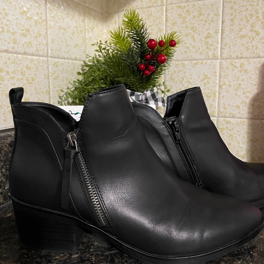 Mia booties